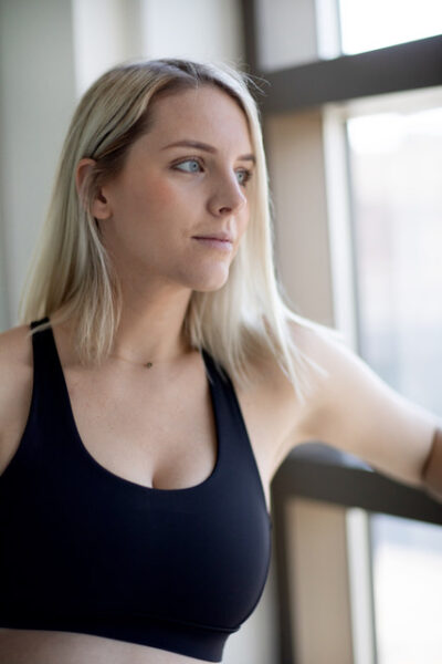 Mackenzie is a Barreroom instructor in Kelowna, BC that teaches barre classes online and in studio.